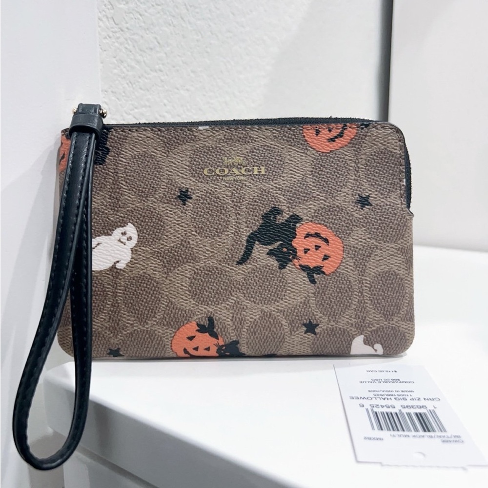 🎃👻 🐈‍⬛ Coach Signature Halloween Wristlet in Brown and Black